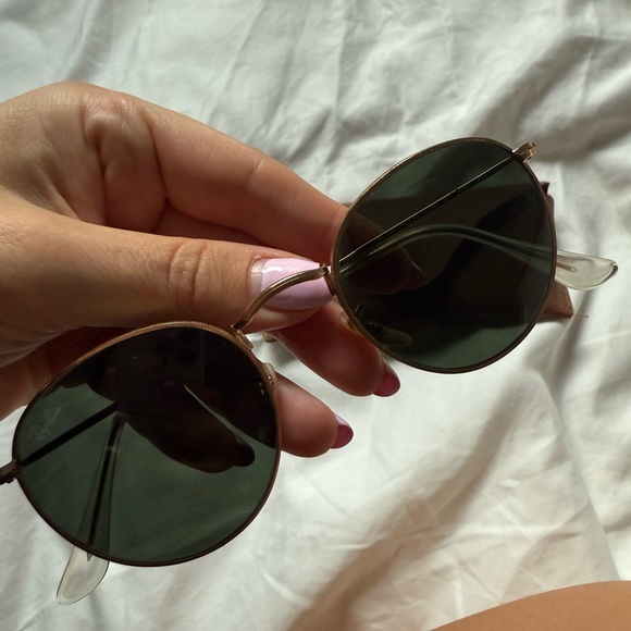 Ray-Ban Gold Frame with Dark Green Lenses Sunglasses - Picture 4 of 7